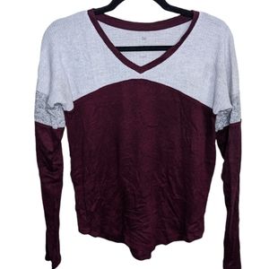 SO Cozy Colorblock Long Sleeve Tee 🧶✨ Size S